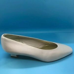 Stuart Weitzman Womens shoes, Size: 8.5 ** Satin ** New in box **